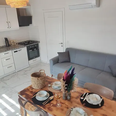 Apartment Ay