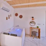 Ay Apartment *