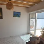 Ay Apartment *